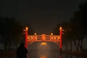 电影《最后一班缆车》横版缩略图，山间索道车厢与雾气